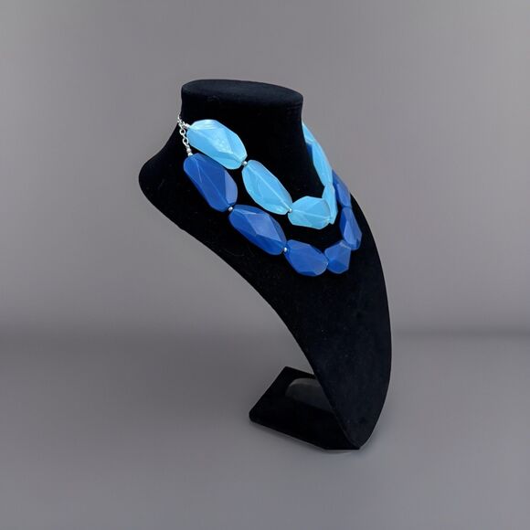 Vintage Chunky Blue Beaded Necklace – 1960s Mod Double Strand Acrylic Beads - Picture 2 of 4